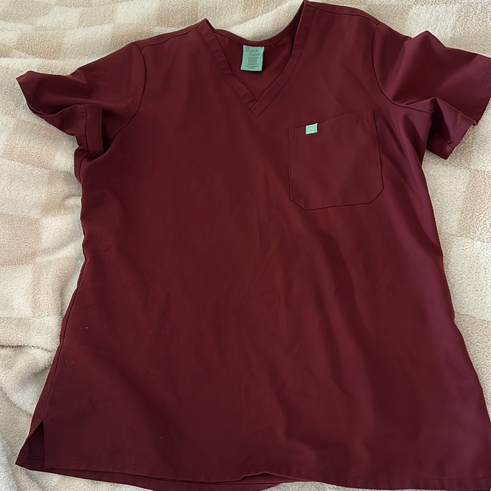 garde malade burgundy scrub set